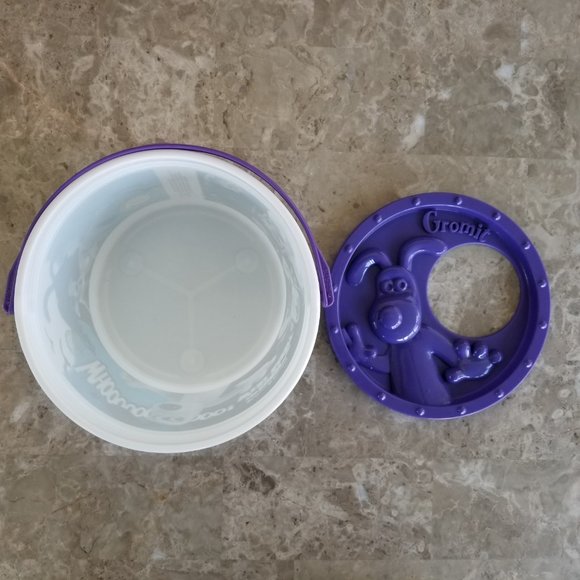 Bundle: Halloween BK Bucket Pail and Crayon Treats with Pumpkin Stickers - Picture 13 of 14